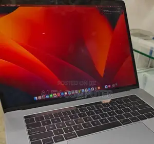 New Laptop Apple MacBook Pro 2017 16GB Intel Core I7 SSD 1T