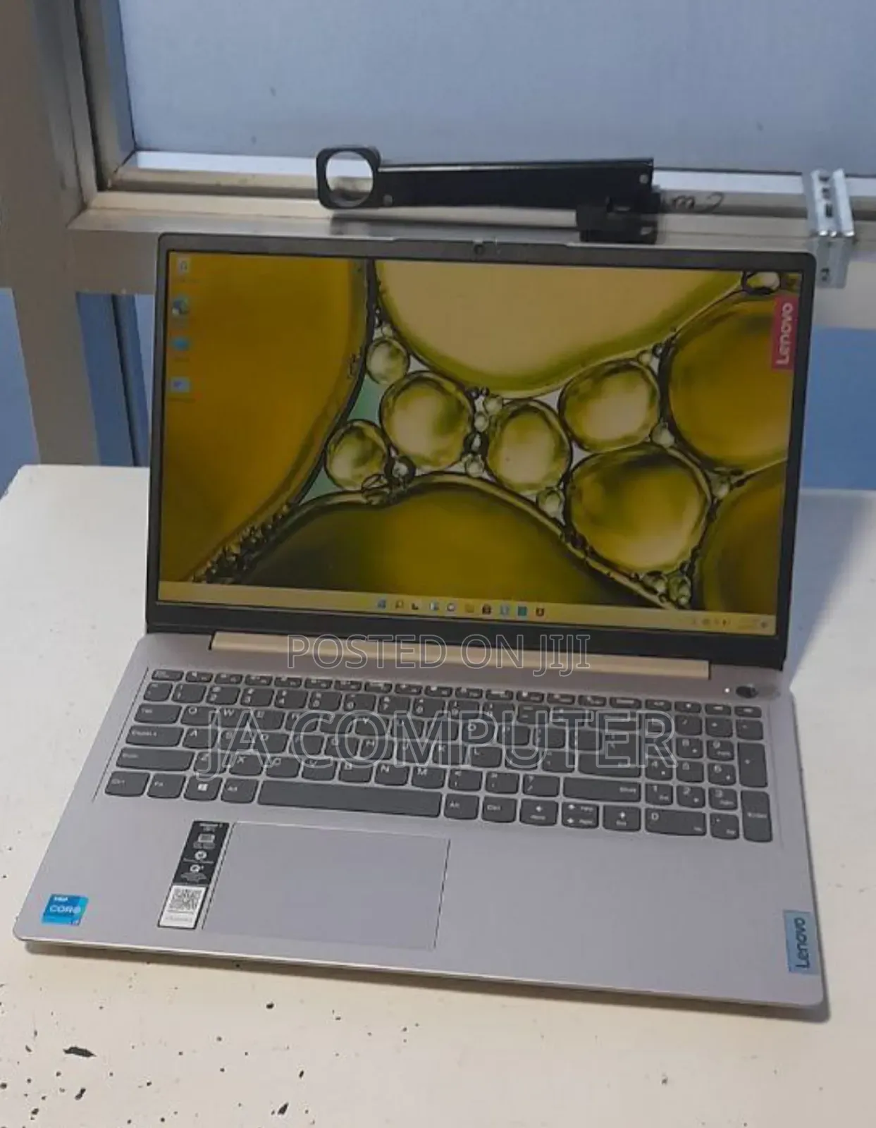 New Laptop Lenovo Ideapad 3 4GB Intel Core I3 SSD 256GB