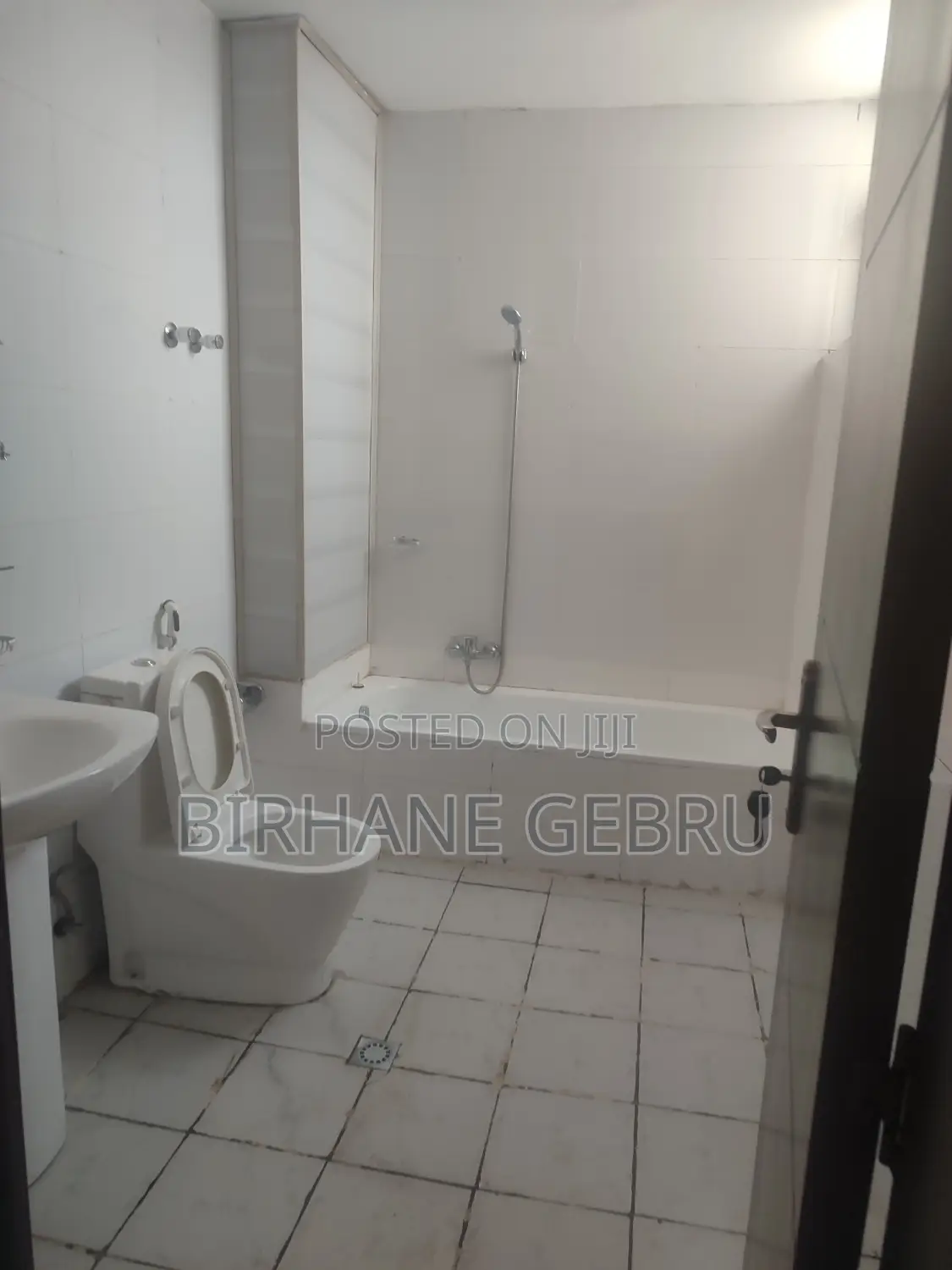 3bdrm Apartment in Apartiment, Bole for rent