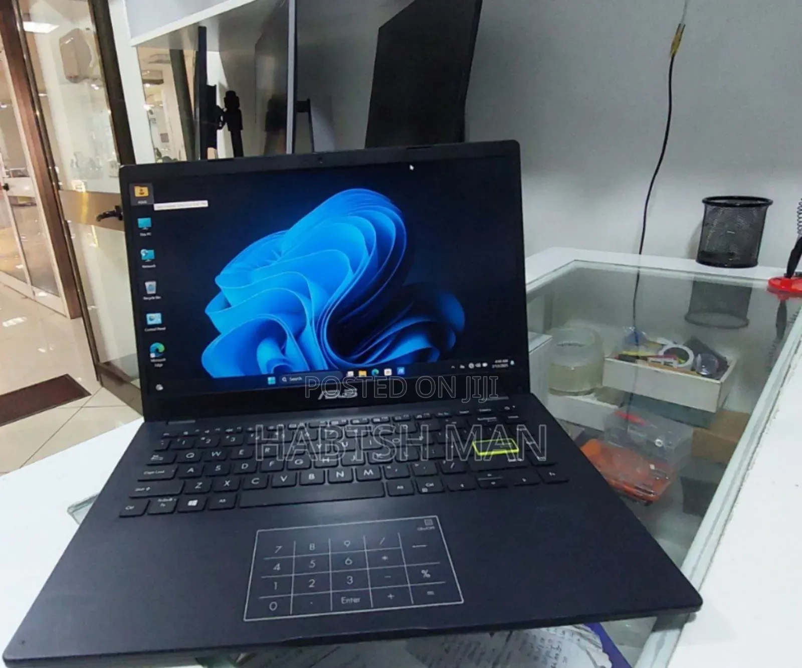 New Laptop Asus ASUSPRO P2440UQ 4GB Intel Celeron SSD 128GB