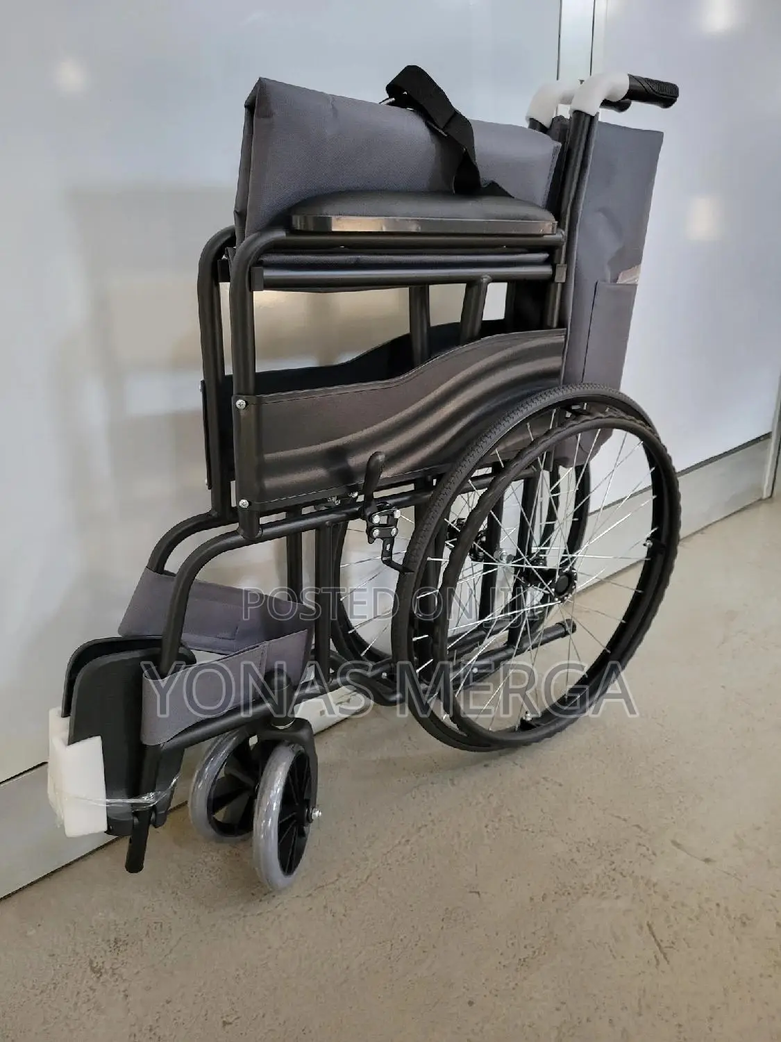 Wheelchair፸ㄑwheelchair=፬wheelvhair¢፼rotatable, and Footrest