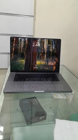 New Laptop Apple MacBook Pro M1 16GB Apple M1 Pro SSD 512GB