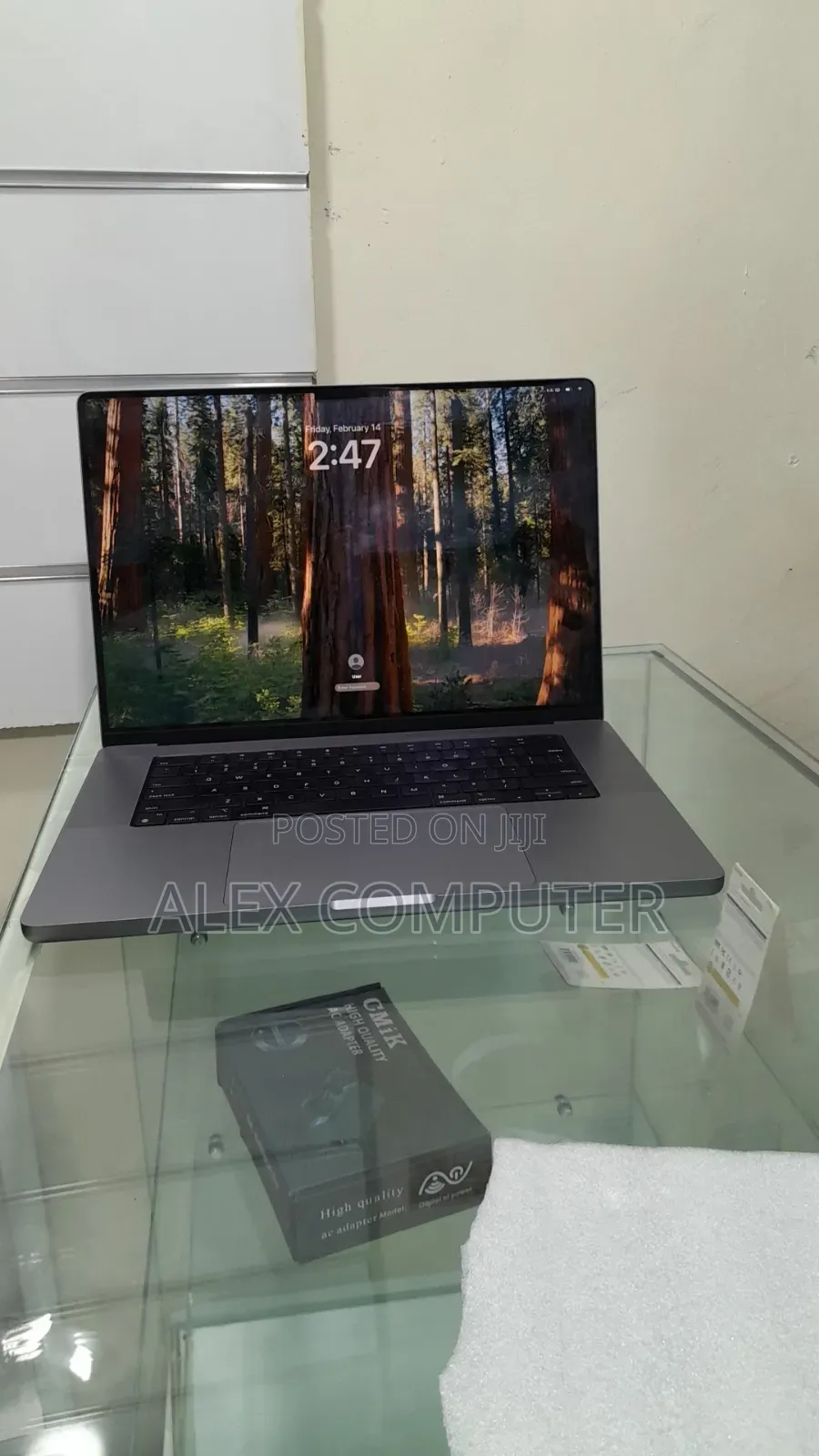 New Laptop Apple MacBook Pro M1 16GB Apple M1 Pro SSD 512GB