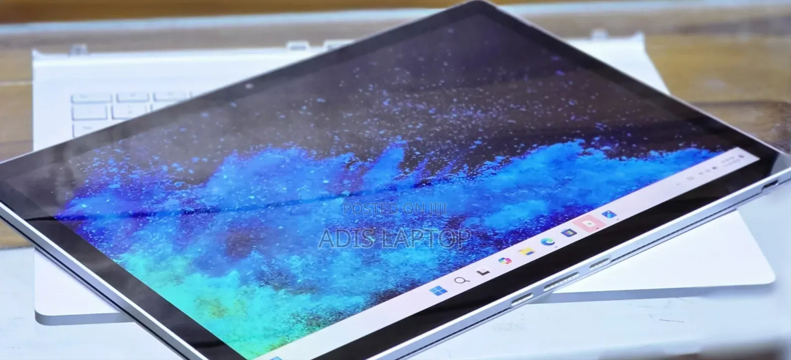 New Laptop Microsoft Surface Book 2 8GB Intel Core I5 SSD 256GB