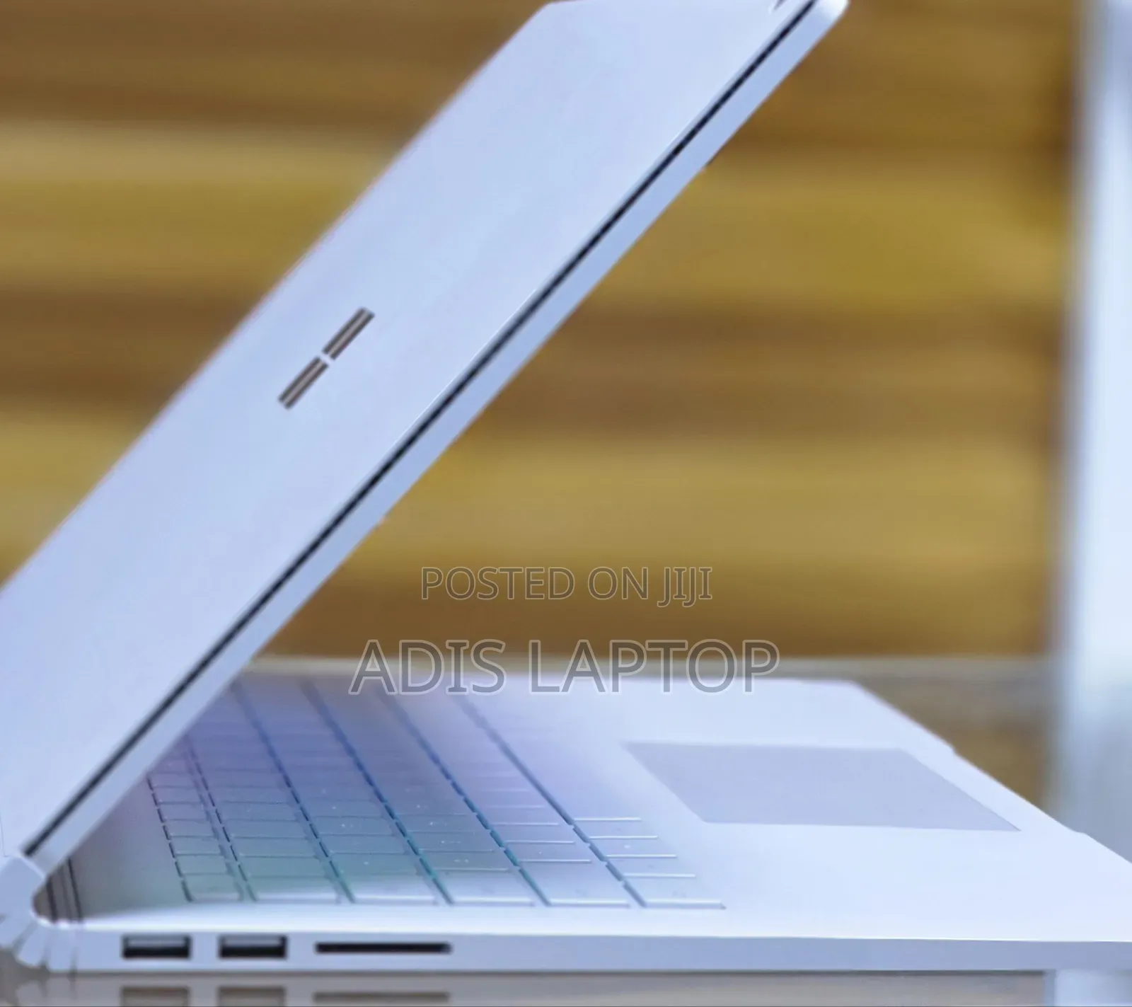 New Laptop Microsoft Surface Book 2 8GB Intel Core I5 SSD 256GB