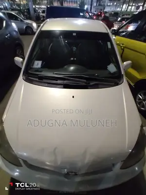 Photo - Toyota Platz 2002 White