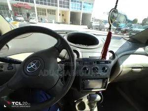 Toyota Platz 2002 White