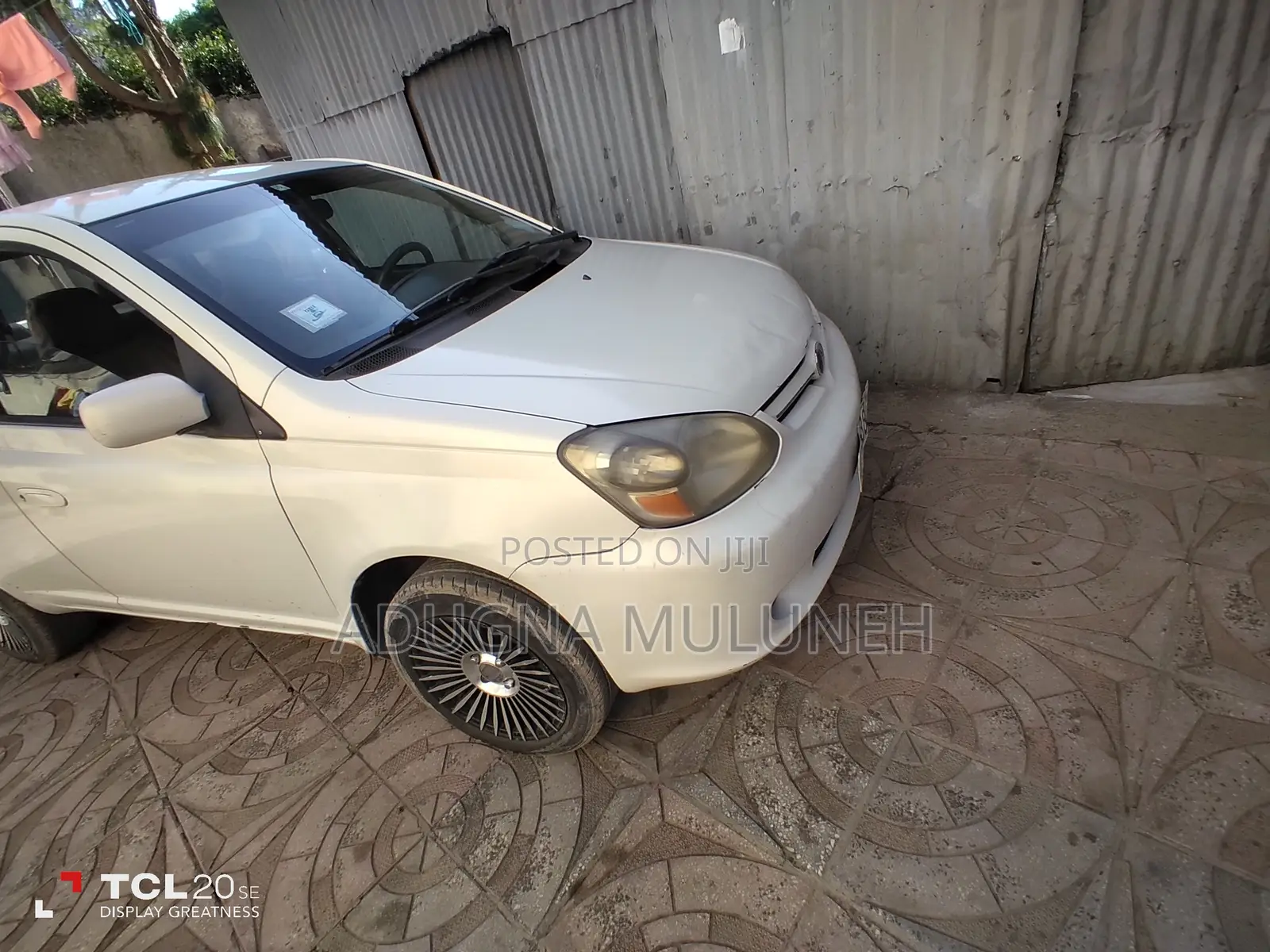 Toyota Platz 2002 White