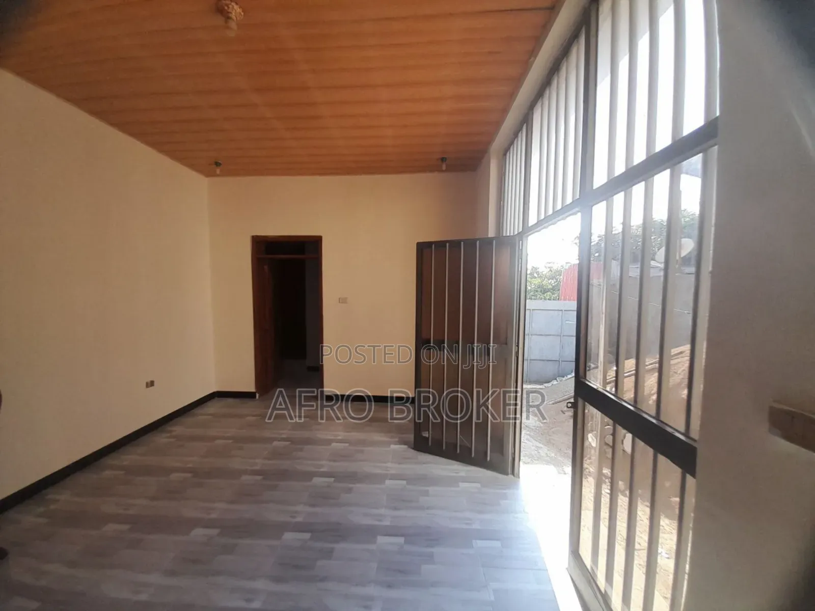 Furnished 2bdrm House in Woreda 05, Akaky Kaliti for sale