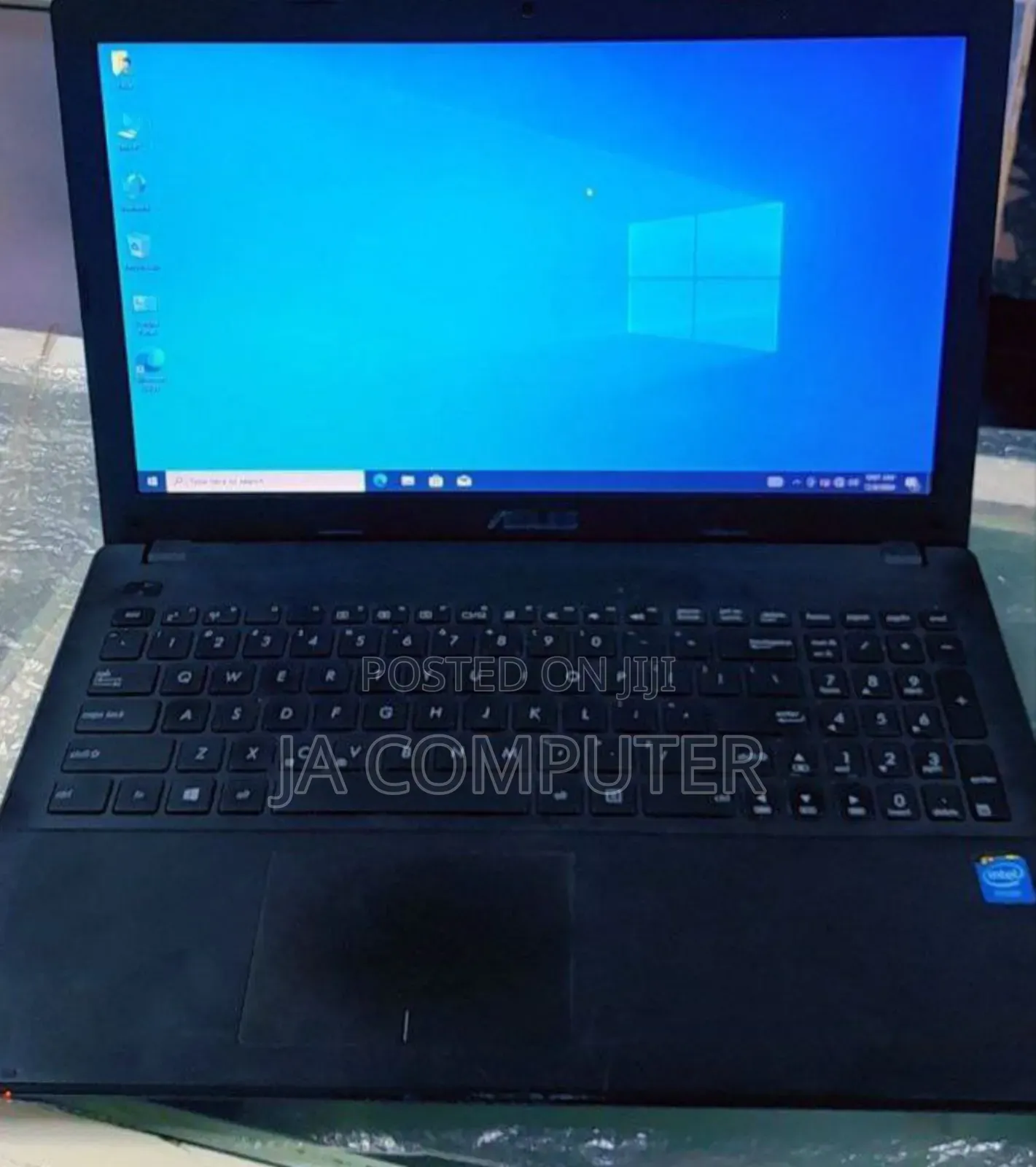 New Laptop Asus VivoBook W202 4GB Intel Celeron SSD 128GB