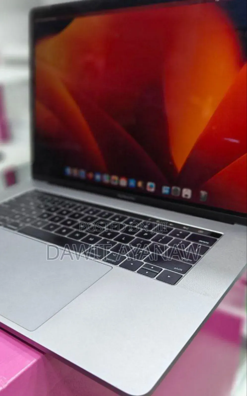 New Laptop Apple MacBook Pro 2017 16GB Intel Core I7 SSD 512GB