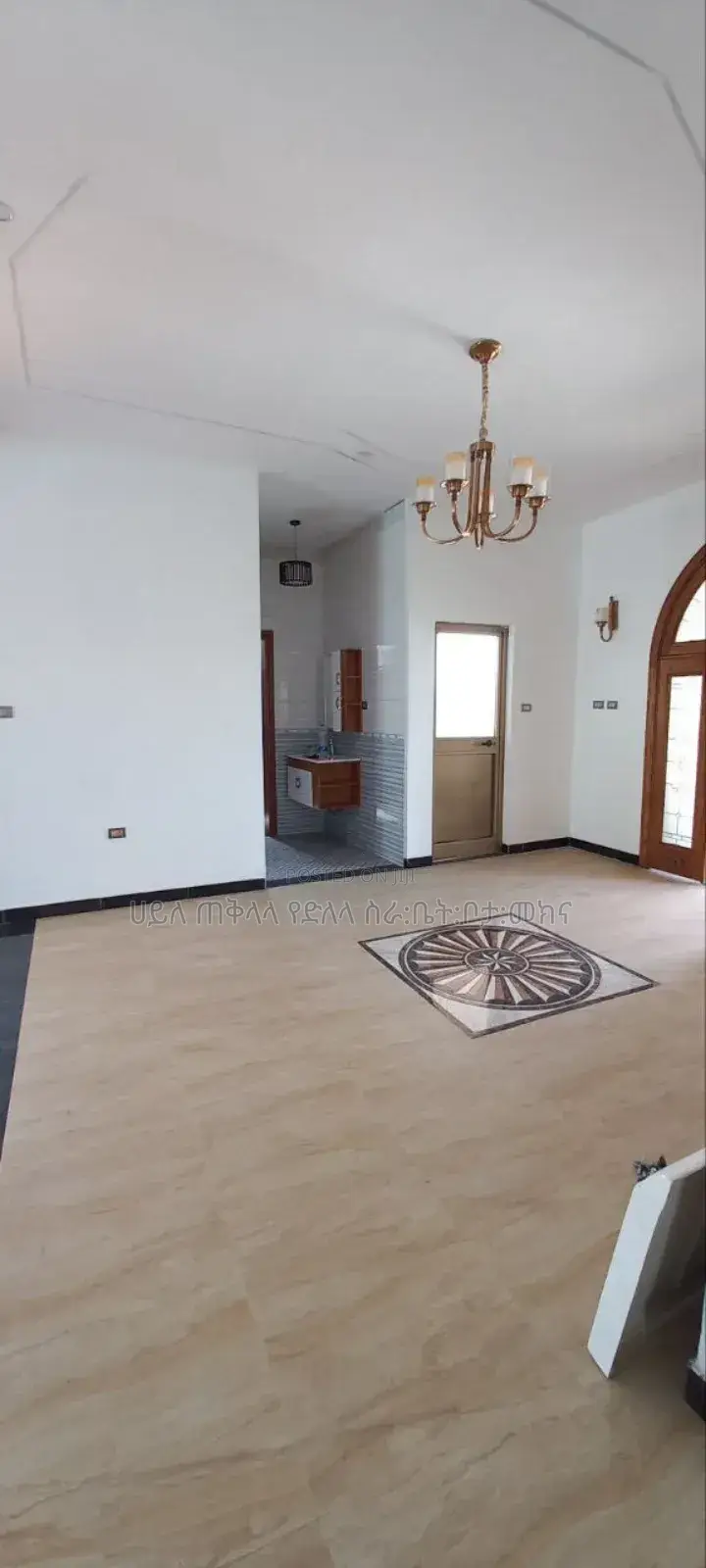 Furnished 8bdrm Villa in Ropack Real State, Oromia-Finfinne for sale