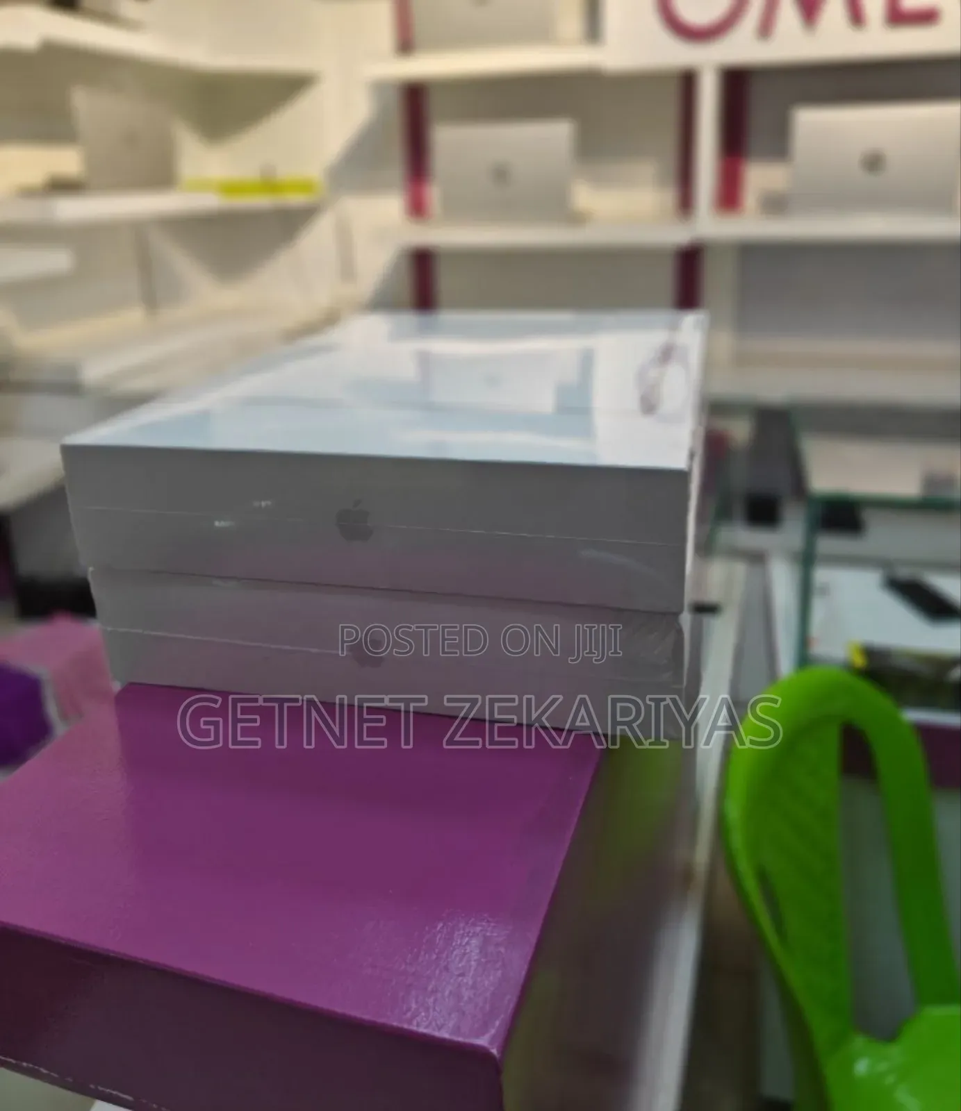 New Laptop Apple MacBook Air 2023 M2 8GB Apple M2 SSD 256GB