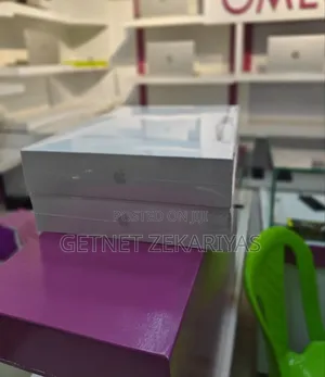 New Laptop Apple MacBook Air 2023 M2 8GB Apple M2 SSD 256GB