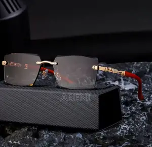 Photo - Cartier Elegant Sunglasses