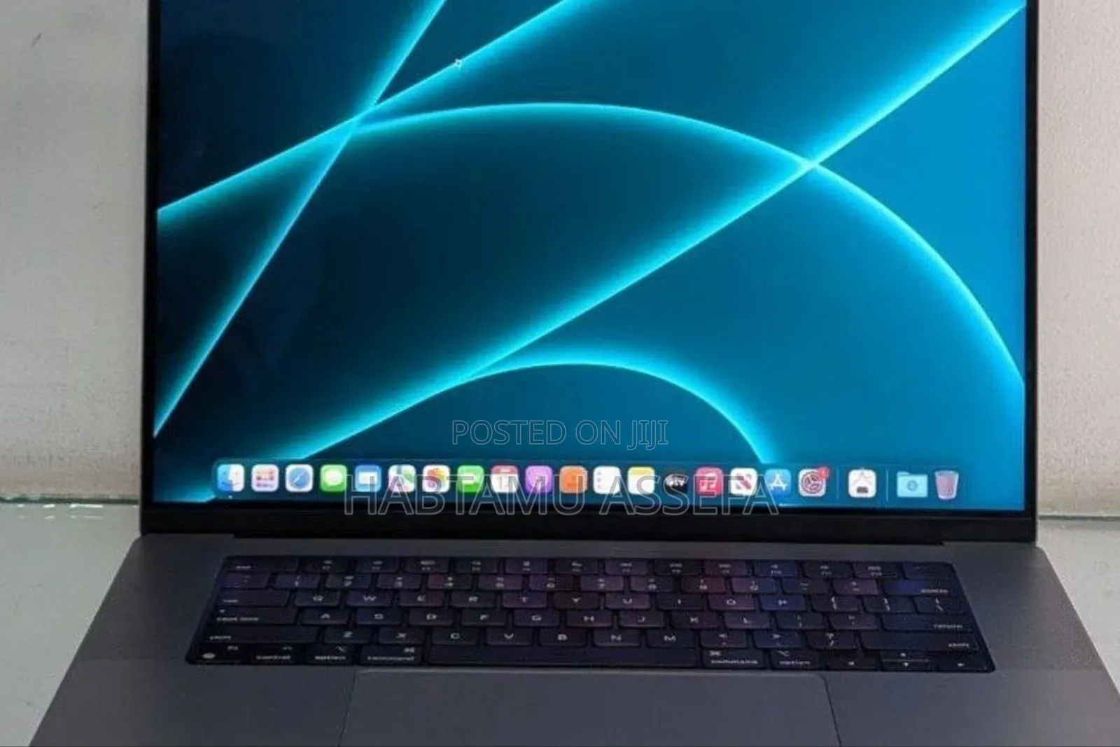 New Laptop Apple MacBook Pro M1 16GB Intel Core I5 SSD 1T
