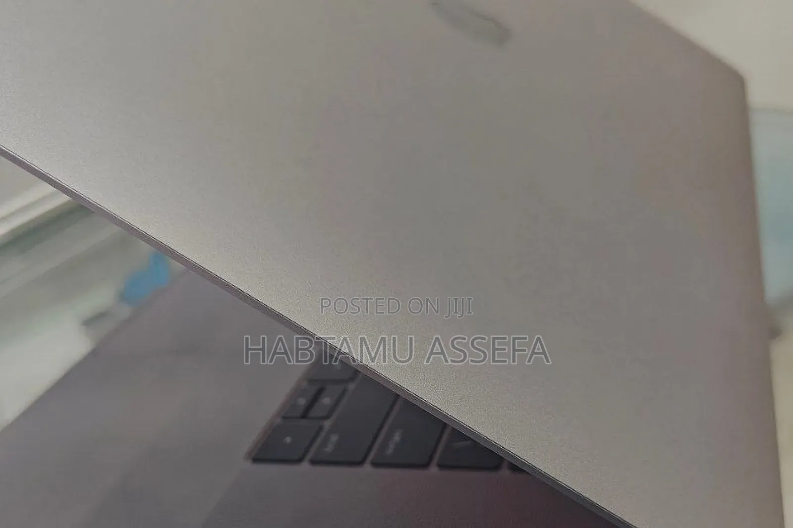 New Laptop Apple MacBook Pro 2019 16GB Intel Core I7 SSD 1T