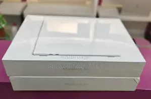 New Laptop Apple MacBook Air 2022 M2 8GB Apple M2 SSD 256GB