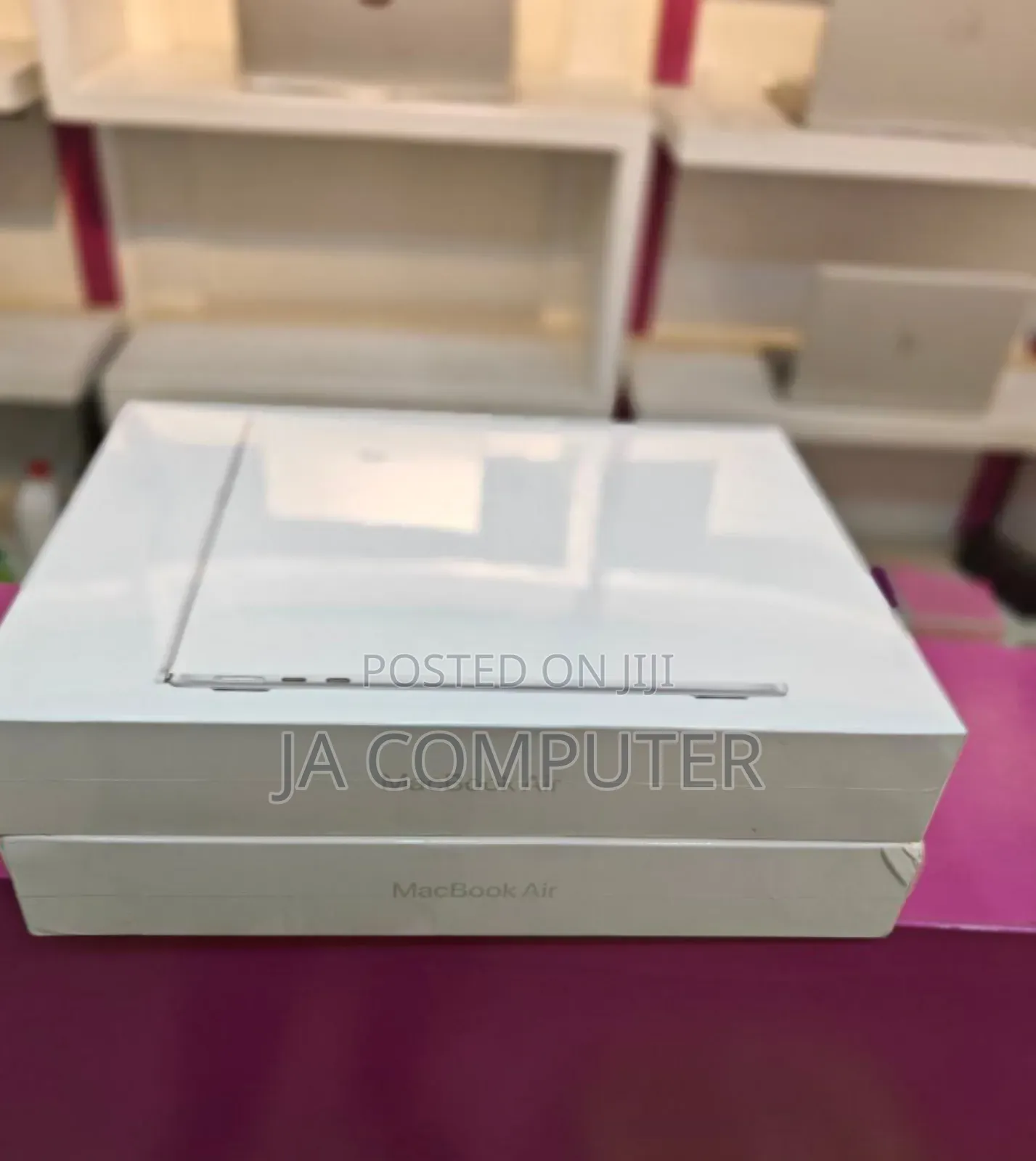 New Laptop Apple MacBook Air 2022 M2 8GB Apple M2 SSD 256GB