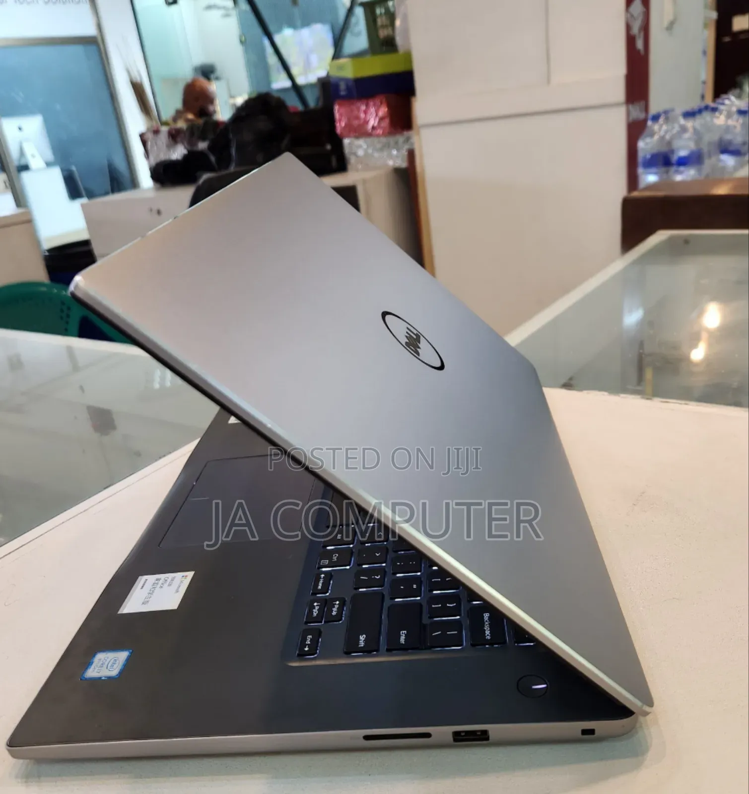 New Laptop Dell Inspiron 15 16GB Intel Core I7 SSHD (Hybrid) 750GB