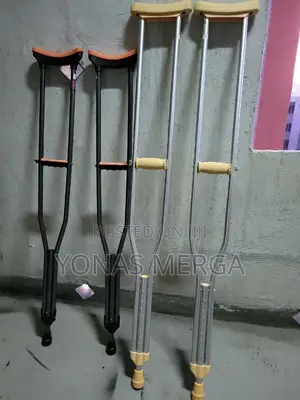 Photo - Axillary Crutches₡፮handgrip:Allows for Secure Hold፭×Crutches