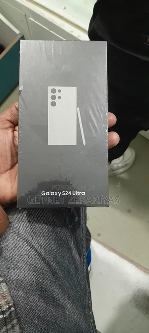 New Samsung Galaxy S24 Ultra 256 GB