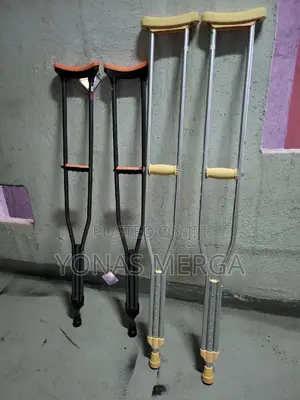 Photo - ክራንች/Crutches Availability:Readily Available Medical Supply