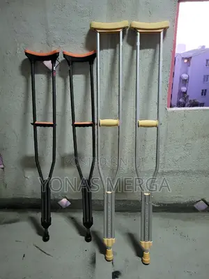 Photo - Axillary/Underarm Crutches With Spring Support for Adults