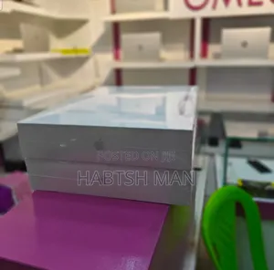 New Laptop Apple MacBook Air 2022 M2 8GB Apple M2 SSD 256GB