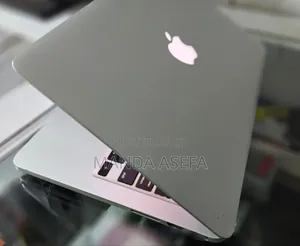 New Laptop Apple MacBook Pro 2015 8GB Intel Core I5 SSD 500GB