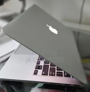 New Laptop Apple MacBook Pro 2015 8GB Intel Core I5 SSD 500GB