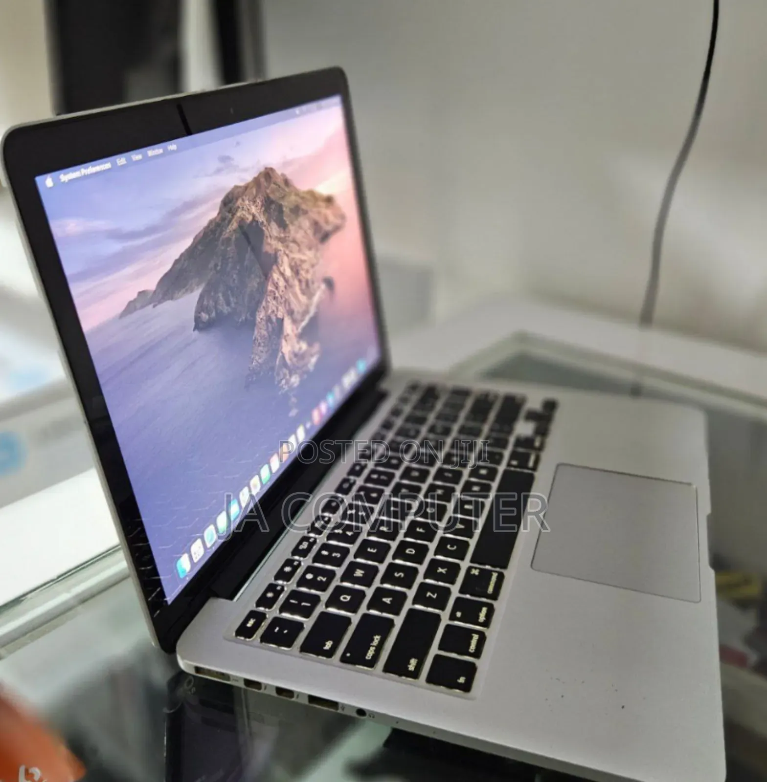 New Laptop Apple MacBook Pro 2015 8GB Intel Core I5 SSD 500GB