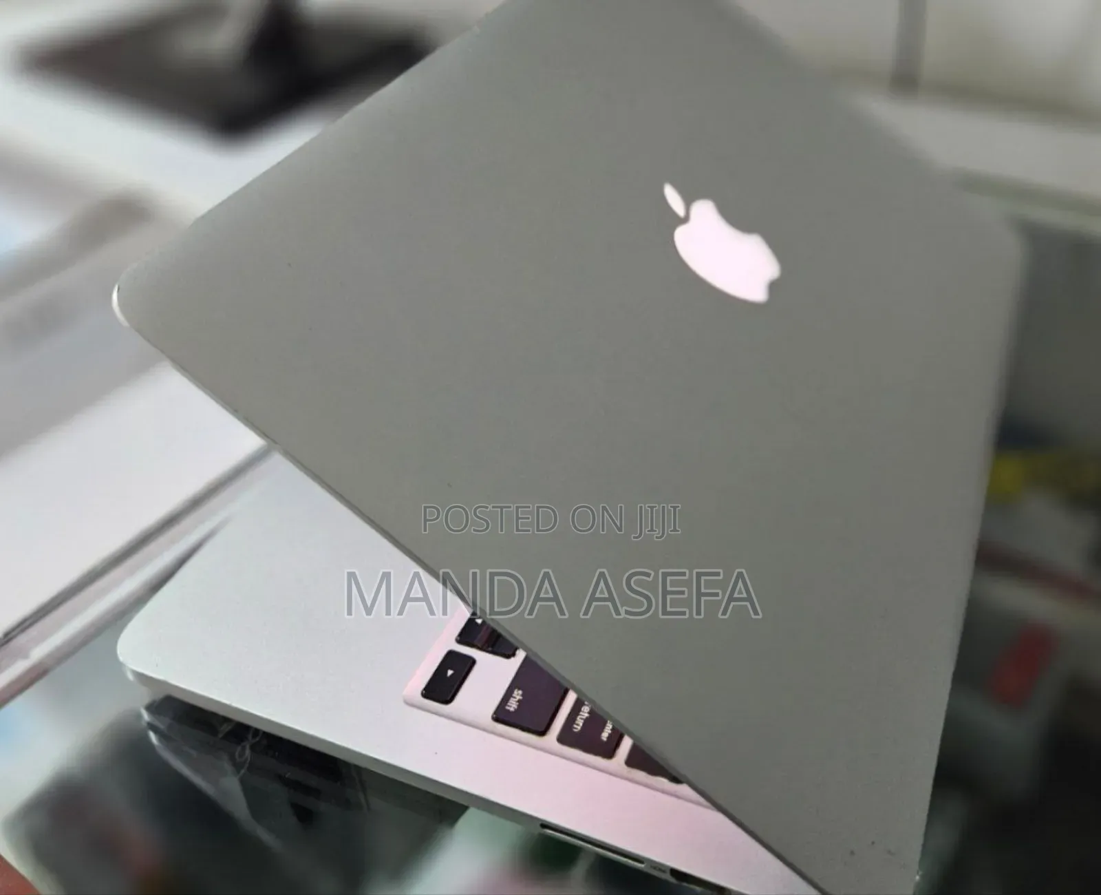 New Laptop Apple MacBook Pro 2015 8GB Intel Core I5 SSD 500GB