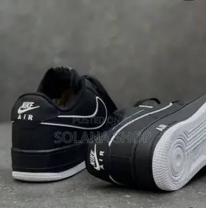Photo - Nike Airforce 1 Low 07 Black And White Stripe
