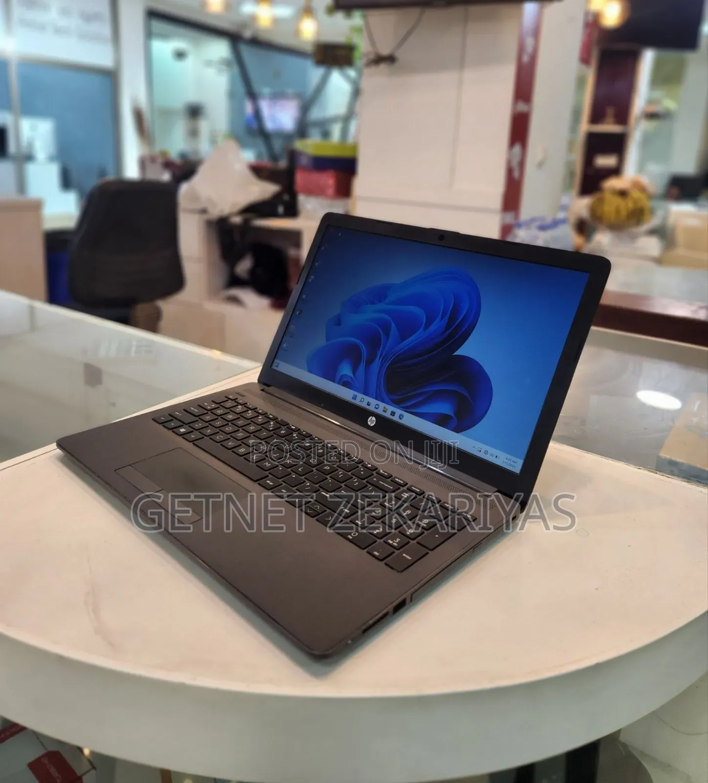 New Laptop HP Stream Notebook 8GB Intel Core I7 HDD 1T