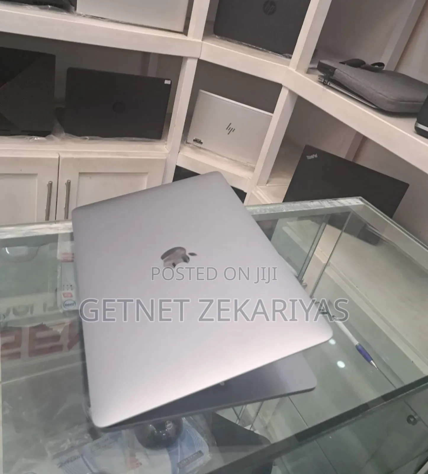 New Laptop Apple MacBook Pro M1 8GB Apple M1 Pro SSD 256GB