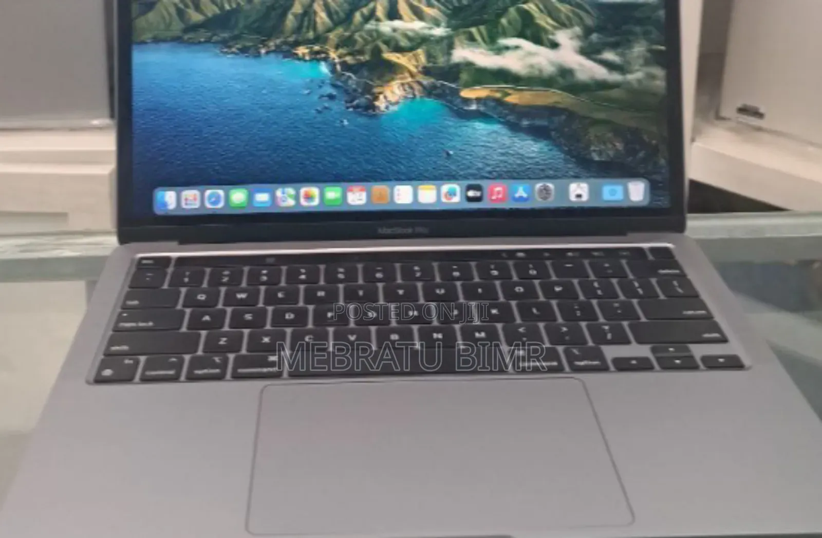New Laptop Apple MacBook Pro 2020 M1 8GB Apple M1 Pro SSD 256GB