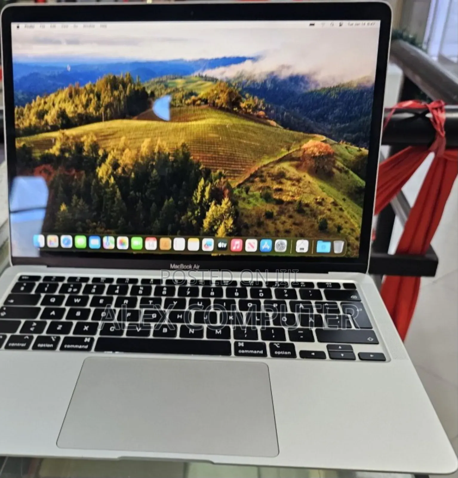 New Laptop Apple MacBook Air 2020 M1 8GB Apple M1 SSD 256GB