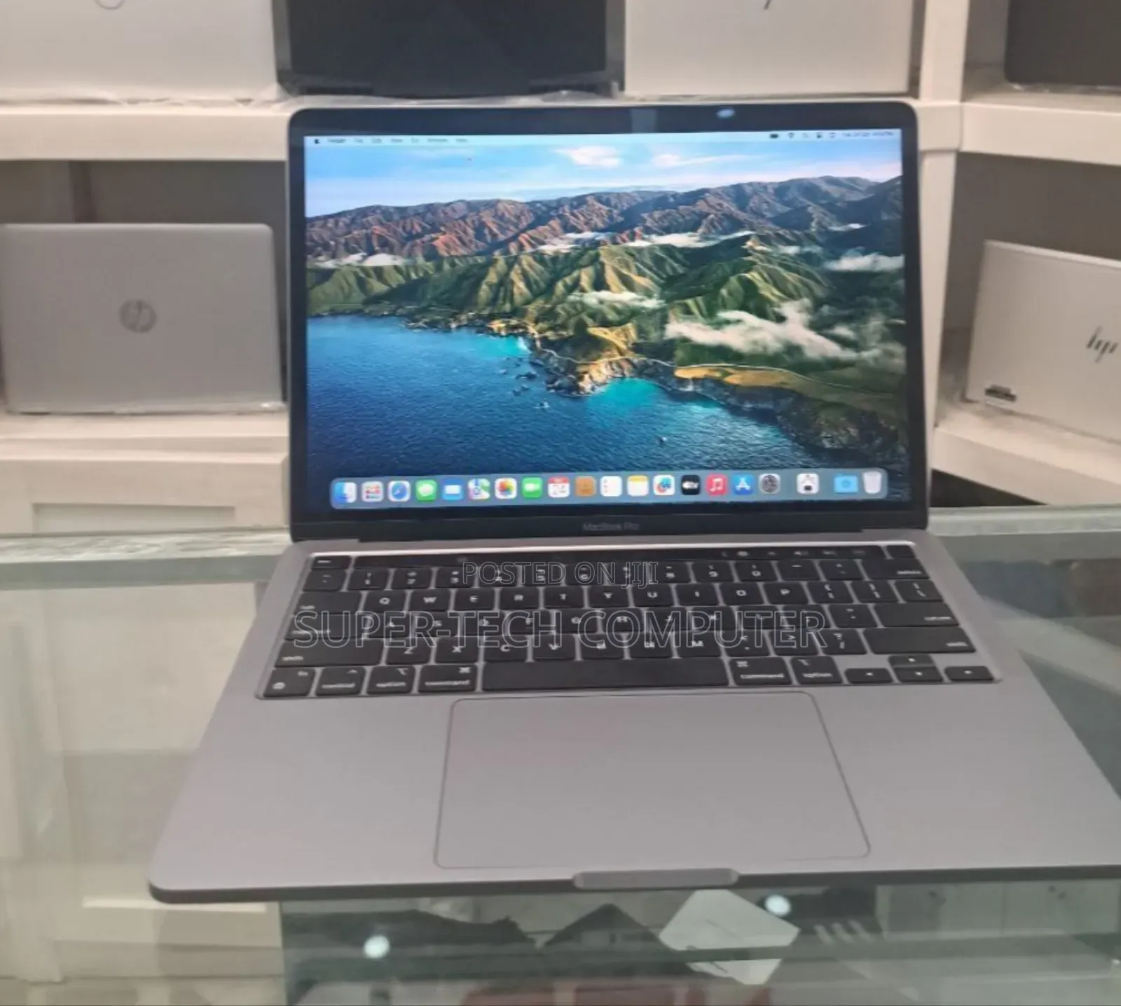 New Laptop Apple MacBook Pro 2020 M1 8GB Apple M1 SSD 256GB