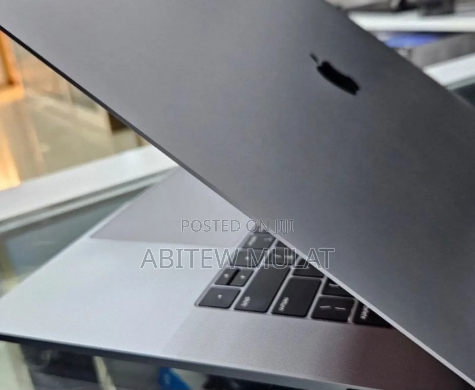 New Laptop Apple MacBook Pro 2019 16GB Intel Core I9 SSD 1T