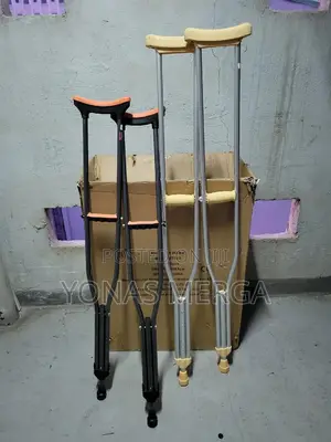 Photo - Underarm Crutches₮፮ክራንች£€Bilateral Crutches兕፩kranch₩0crutche