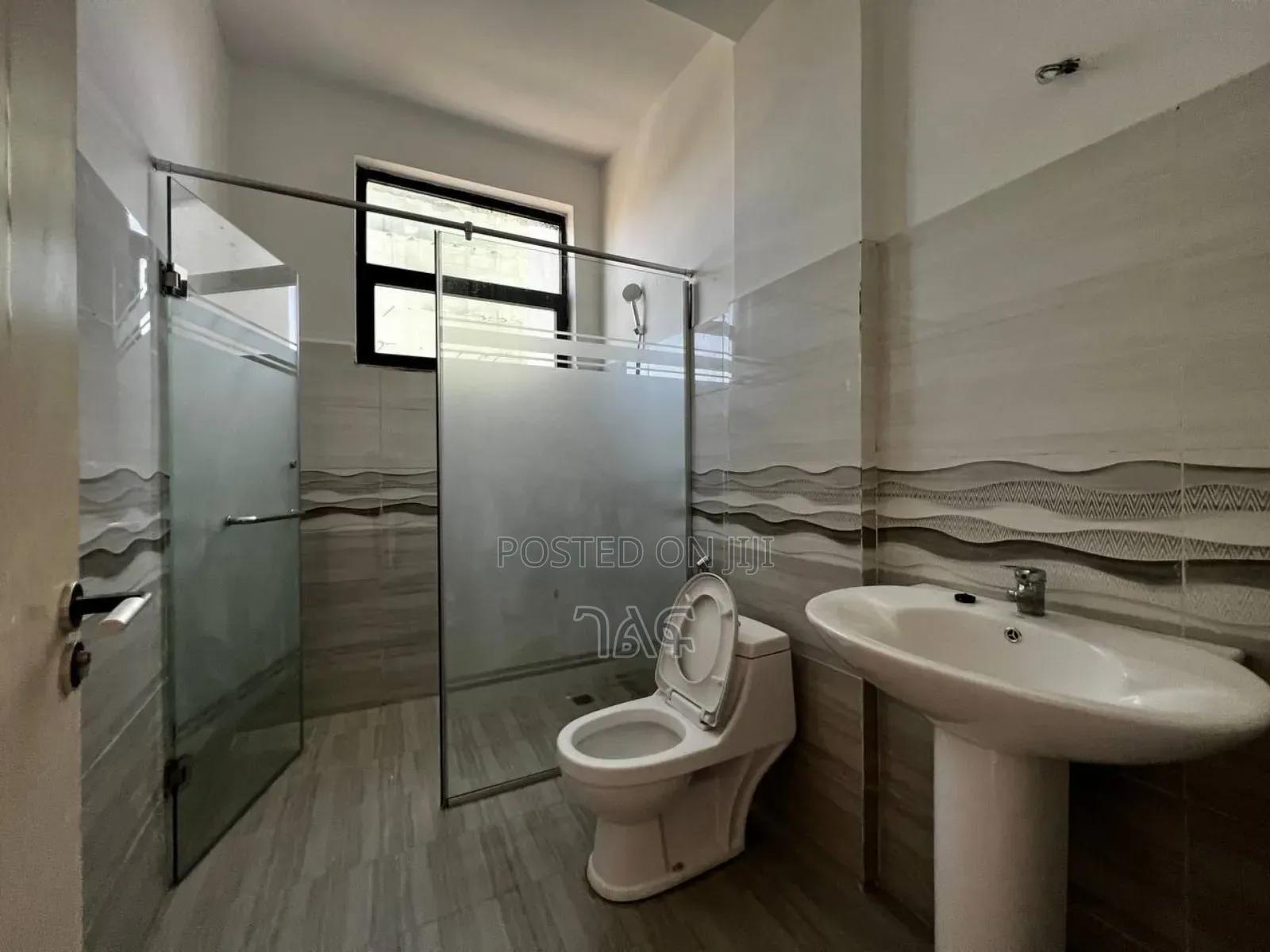 3bdrm Apartment in #ያለቀአፓርትመንት_
-
ቦሌ:, Bole for sale