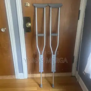 Photo - Axillary Crutches፶可crutches€ክራንችthose Recover From Surgery