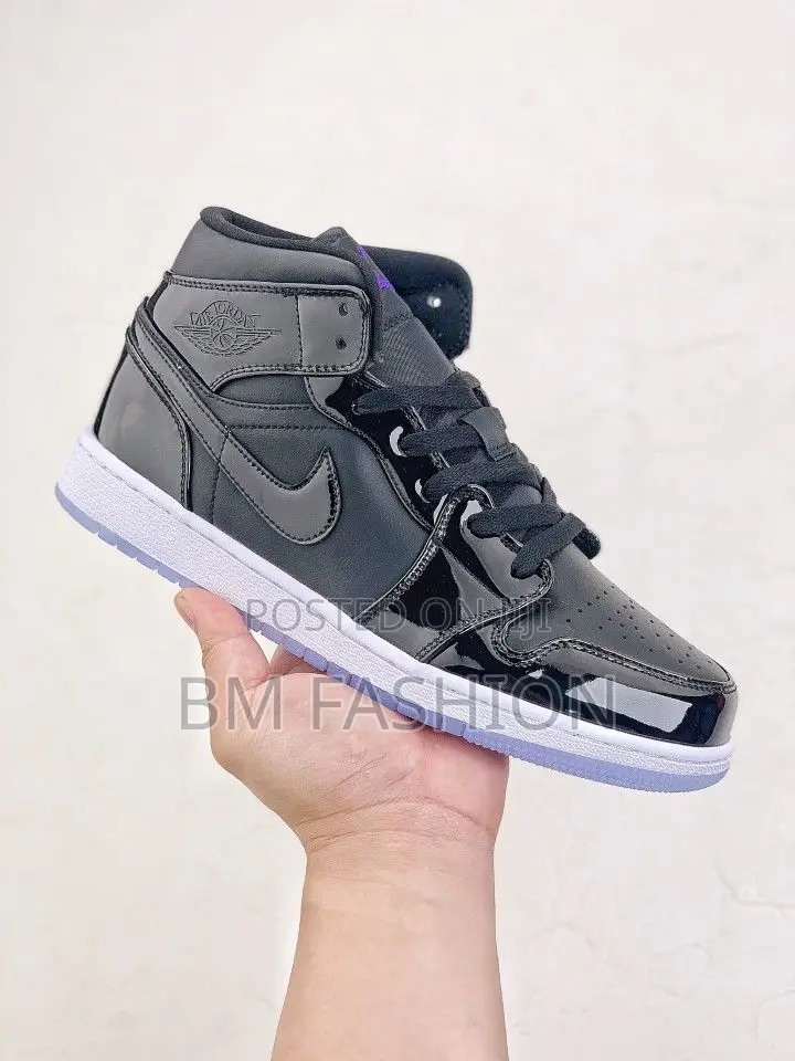 Air Jordan 1 High Black