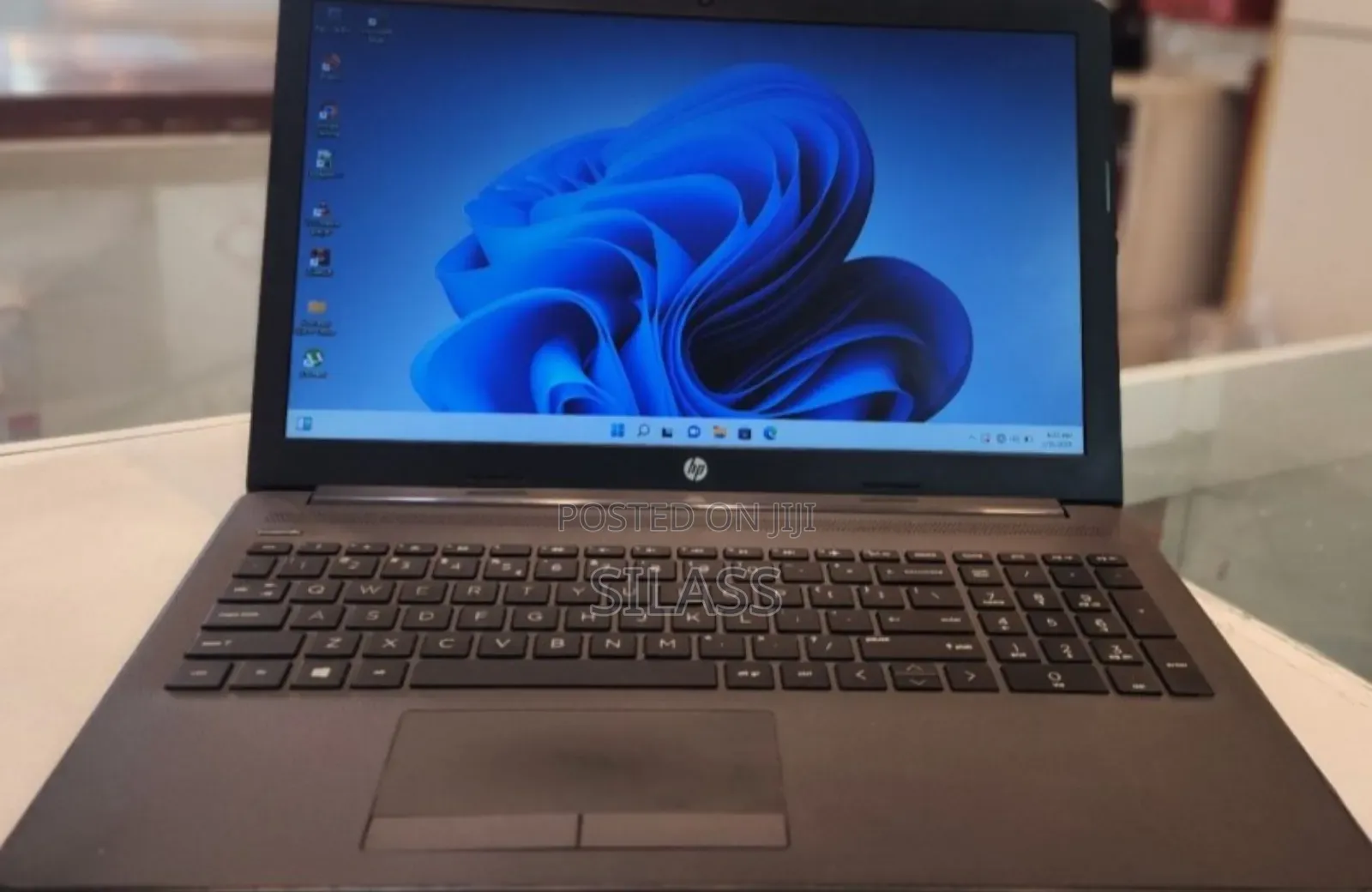 New Laptop HP Stream Notebook 8GB Intel Core I7 HDD 1T