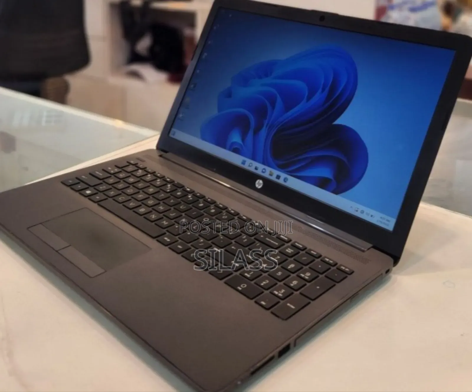 New Laptop HP Stream Notebook 8GB Intel Core I7 HDD 1T