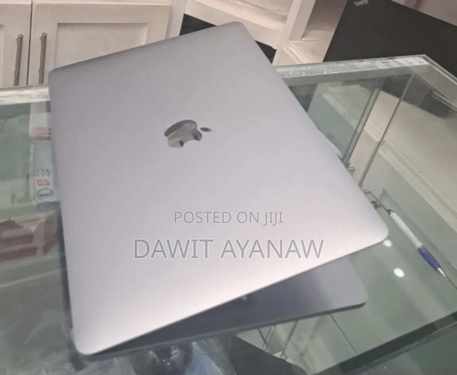 New Laptop Apple MacBook Pro M1 8GB Apple M1 SSD 256GB