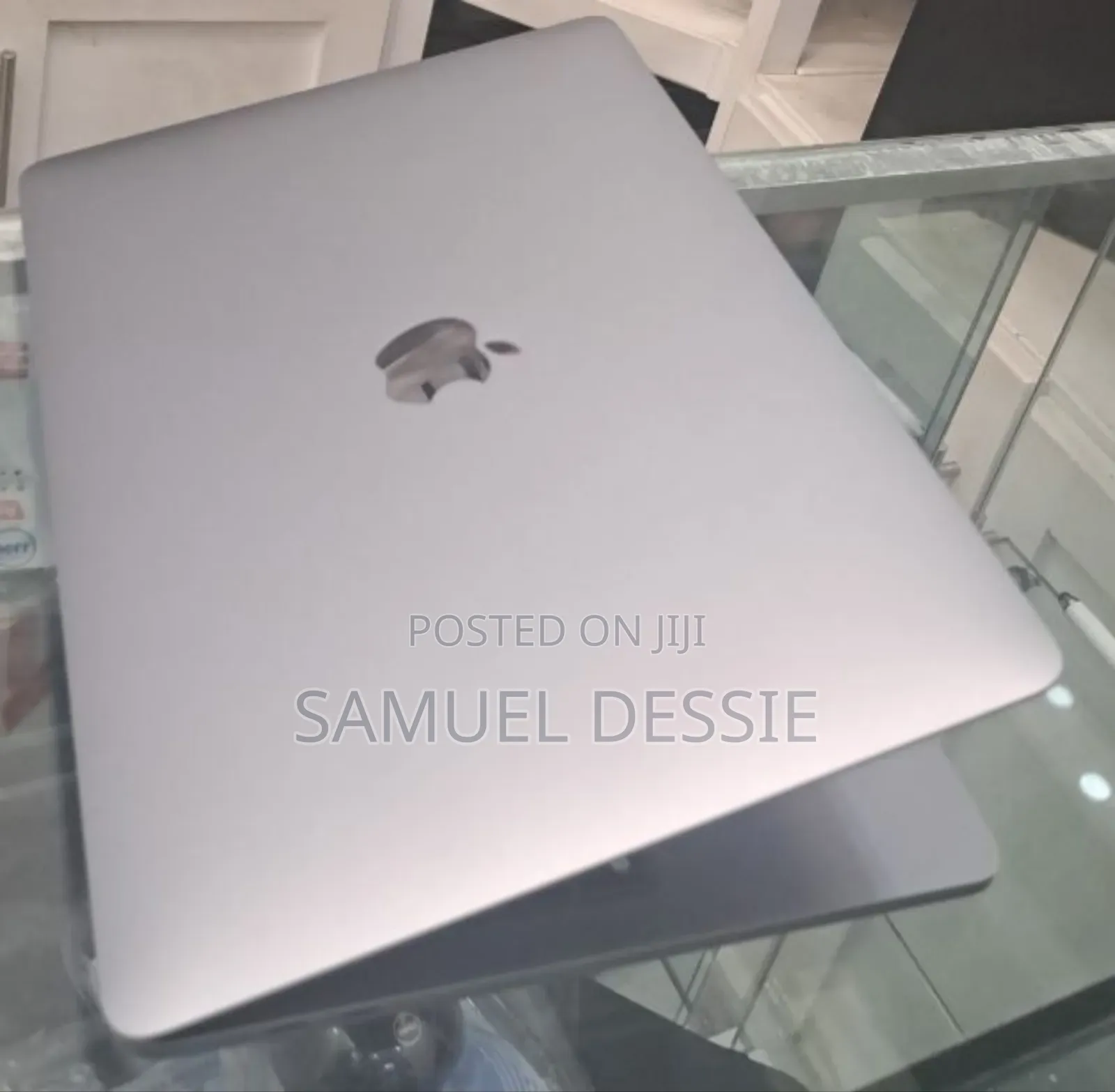 New Laptop Apple MacBook Pro 2020 M1 8GB Apple M1 Pro SSD 256GB