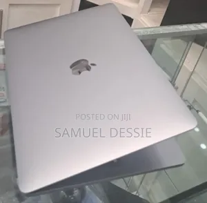 New Laptop Apple MacBook Pro 2020 M1 8GB Apple M1 Pro SSD 256GB