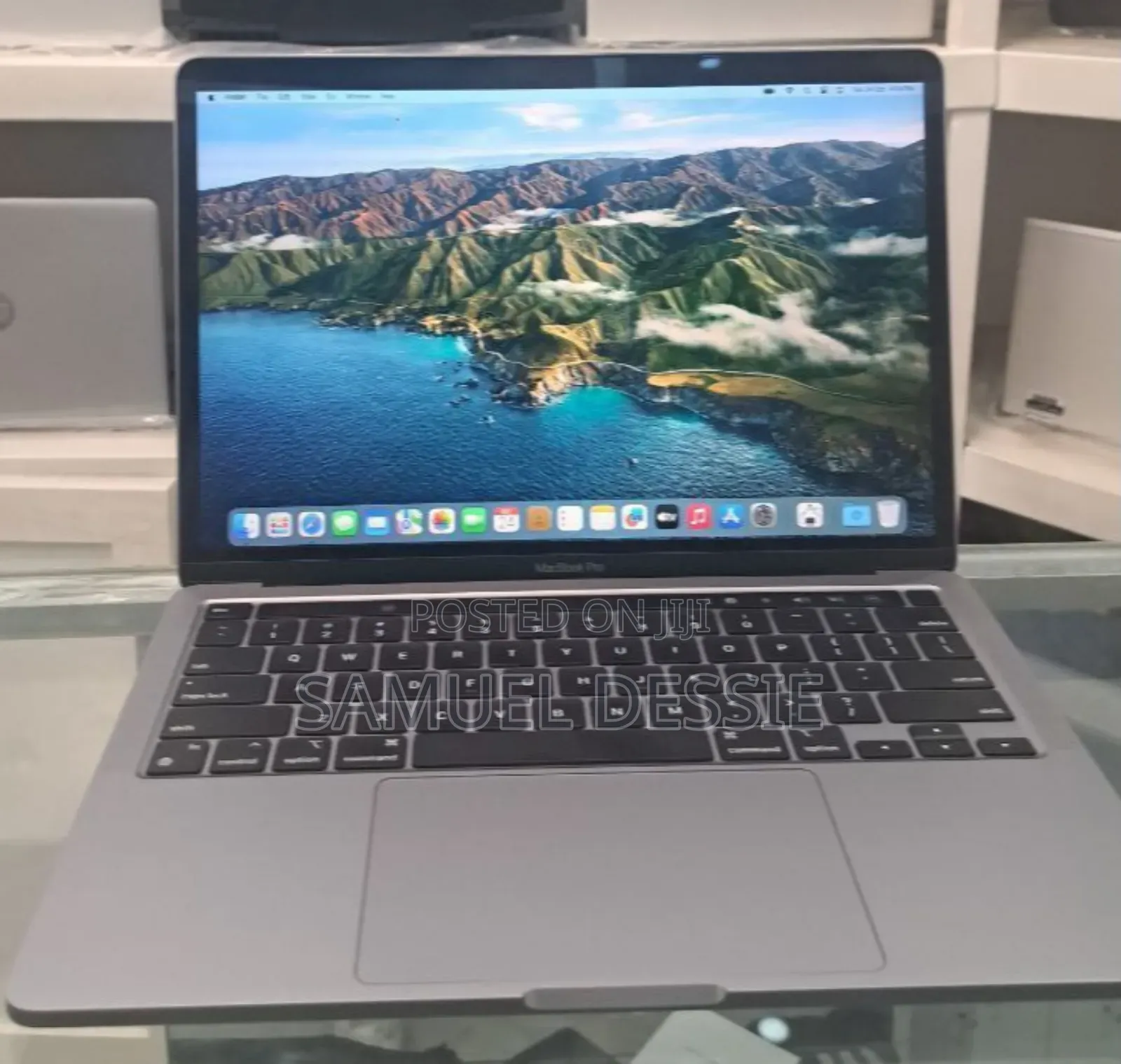 New Laptop Apple MacBook Pro 2020 M1 8GB Apple M1 Pro SSD 256GB